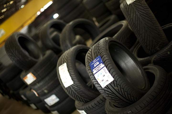 Vendeur de pneus neufs Serrières